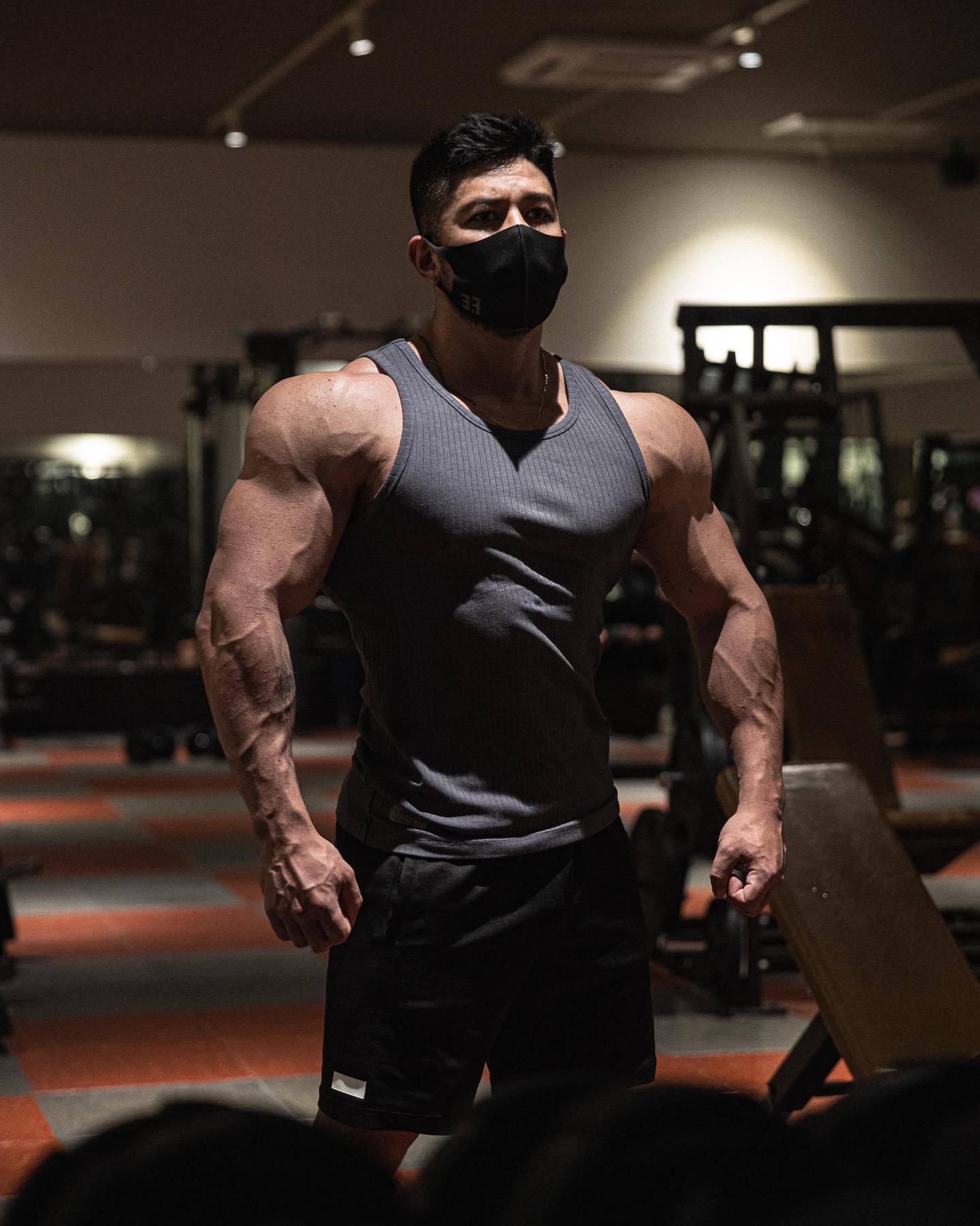 Camiseta Fitness Ajustada Hombre